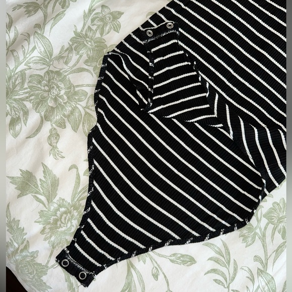 Striped mockneck bodysuit - Picture 2 of 5